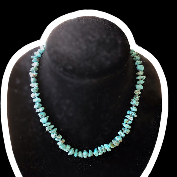 Turquoise Beaded Necklace - Picture 4 of 6